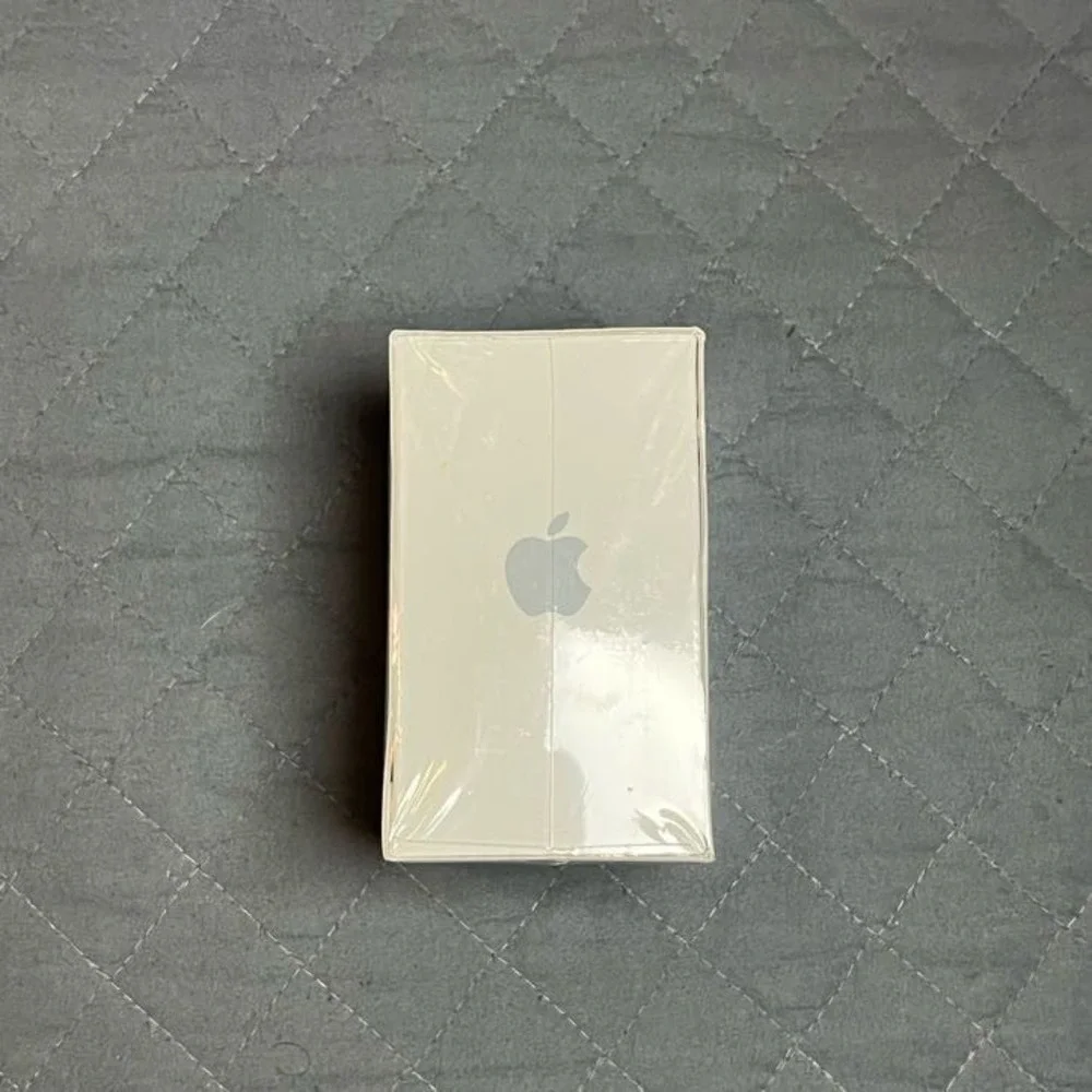 Apple AirPort‎ Express Wireless Router Base Station - White (MC414AE/A)